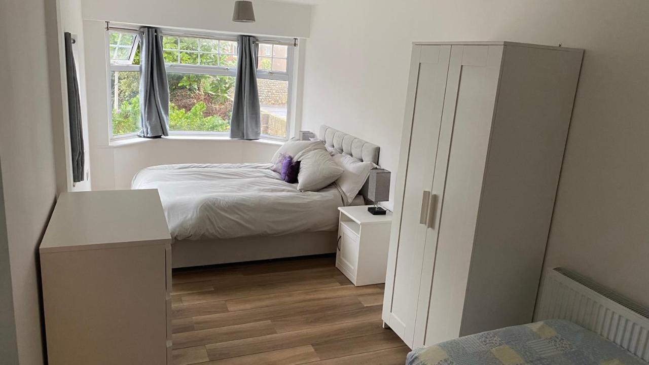 Southwick  Adorable One-Bedroom Flat With Patio Garden. מראה חיצוני תמונה