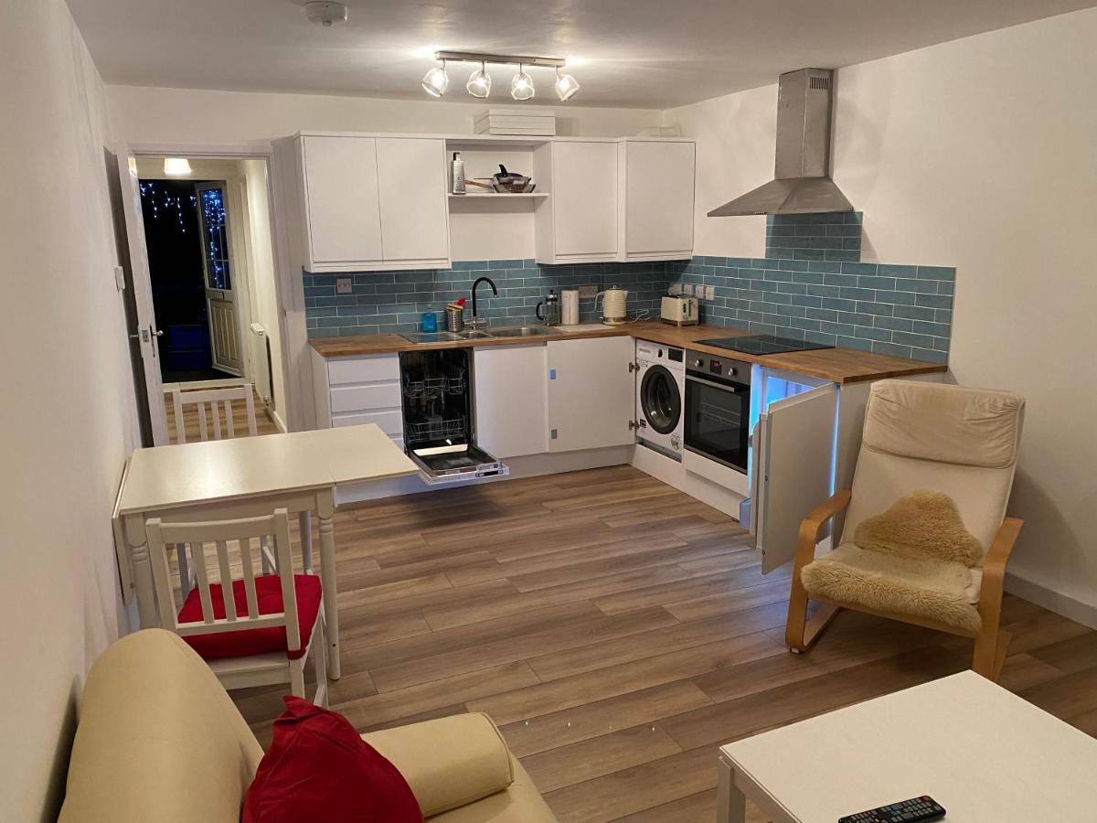 Southwick  Adorable One-Bedroom Flat With Patio Garden. מראה חיצוני תמונה